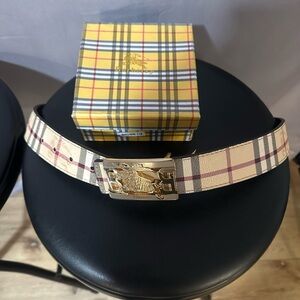 Classic Beige Plaid Belt with Gold Buckle Size 42